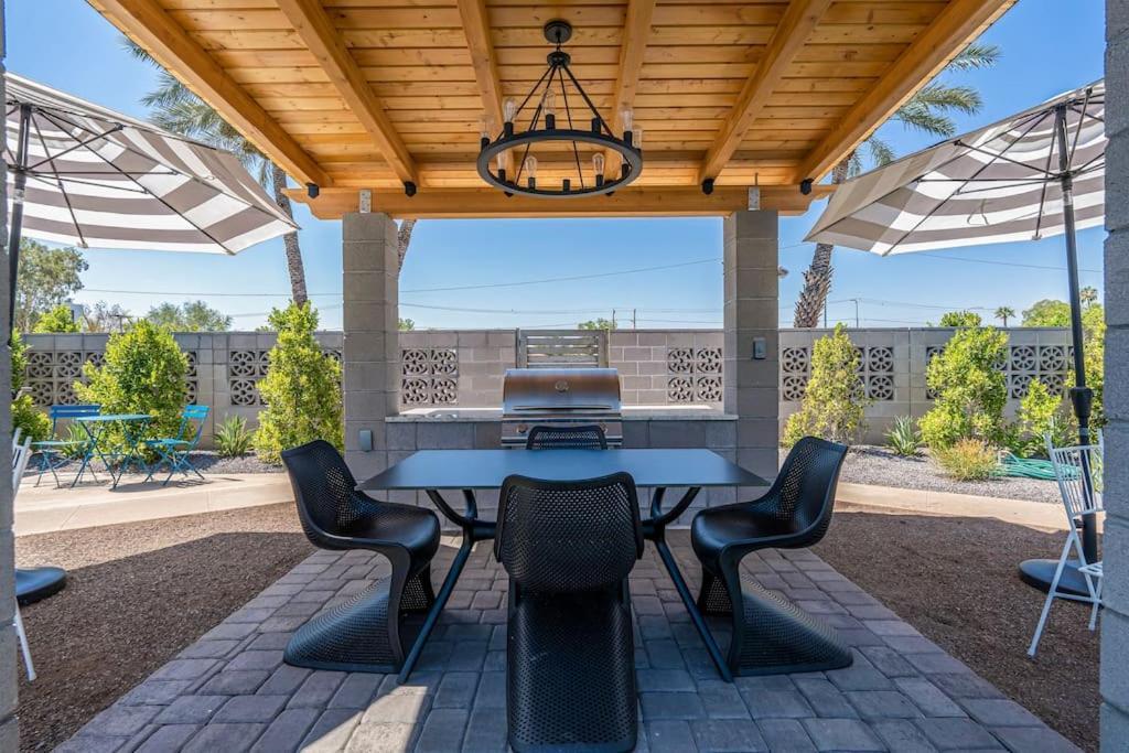 Ash And Ko Aparthotel Phoenix Exterior photo